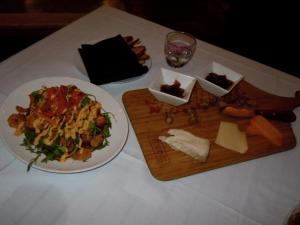 312537_758387702832_1793294224_n