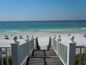 320657_758387792652_1842984795_n