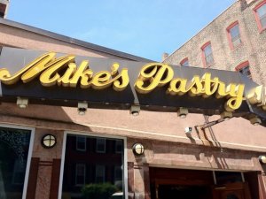 547121_917506831822_590748024_n