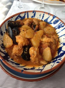 Mussels and lightly fried fish with potatoes