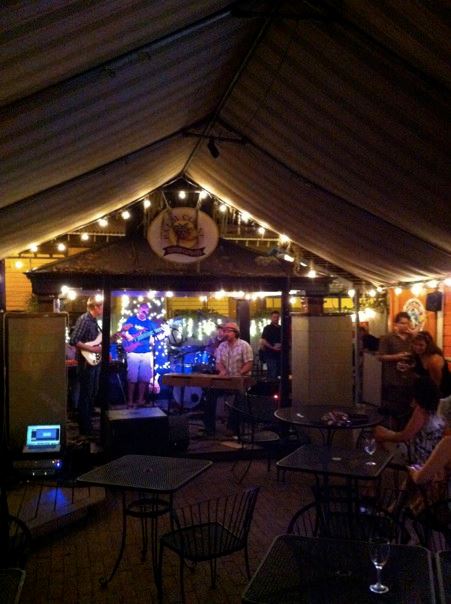 563444_928657006782_811820353_n