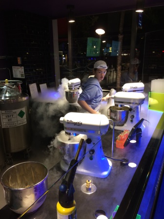 Ice cream making at Nitrogenie