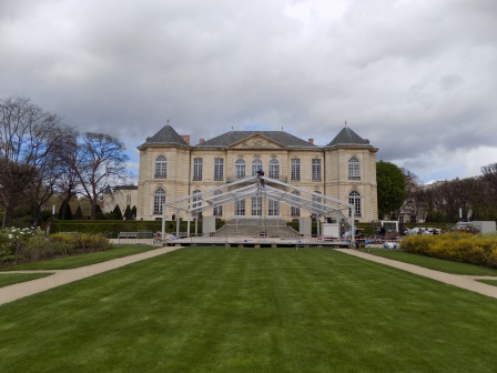 The grounds of the museum are beautiful